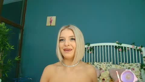 Snapshot of _parishill chatting on October 22, 2025, 4:13 am Alisa online show from October 22, 2025, 4:13 am