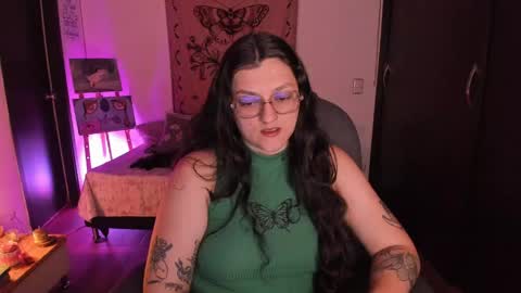 Snapshot of _peach__ chatting on May 15, 2026, 3:35 am violeta ig online show from May 15, 2026, 3:35 am