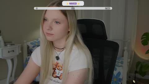 Snapshot of _penisflytrap_ chatting on December 5, 2025, 3:59 am Viktoria online show from December 5, 2025, 3:59 am