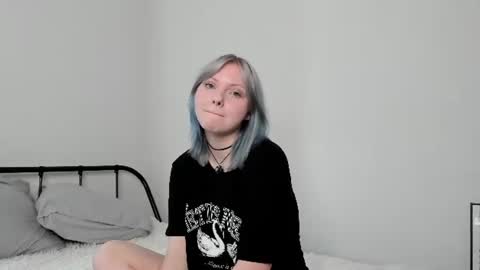 Snapshot of _penisflytrap_ chatting on July 25, 2026, 6:11 am Viktoria online show from July 25, 2026, 6:11 am