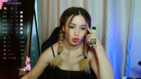 Snapshot of _pretty_cherry_ chatting on October 5, 2025, 12:25 pm _pretty_cherry_ online show from October 5, 2025, 12:25 pm