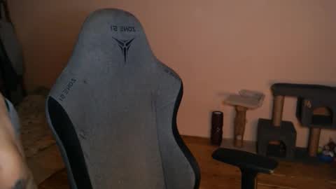 Vampire online show from November 6, 2025, 9:37 pm