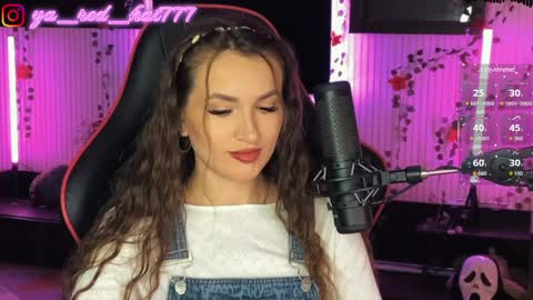 Snapshot of _red_hat_7 chatting on April 6, 2026, 6:31 pm -RED HAT- online show from April 6, 2026, 6:31 pm