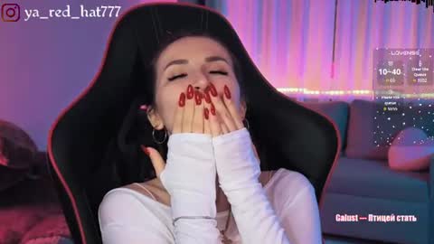 -RED HAT- online show from July 12, 2026, 5:37 pm