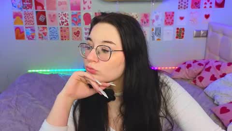 LISSAPVT IS OPEN online show from March 9, 2025, 2:39 am