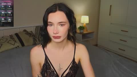 LISSAPVT IS OPEN online show from October 5, 2025, 5:28 am