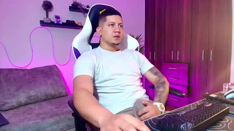 Roberto online show from March 2, 2025, 1:38 pm