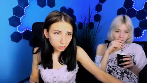 Snapshot of _sabrina_moore chatting on May 12, 2026, 8:44 am sabrina online show from May 12, 2026, 8:44 am