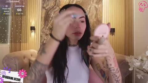 Sabrina online show from November 16, 2025, 2:33 pm