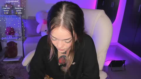   online show from December 11, 2024, 5:37 pm