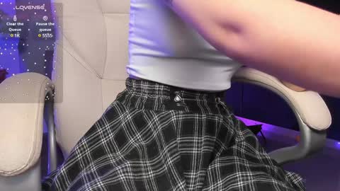   online show from January 28, 2025, 12:00 pm