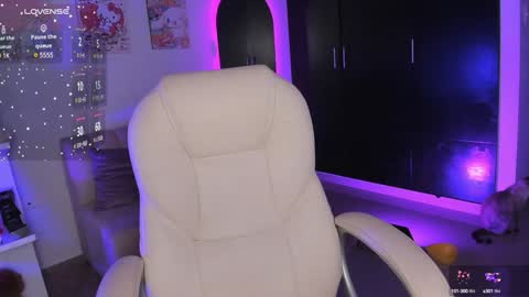   online show from January 31, 2025, 1:12 pm