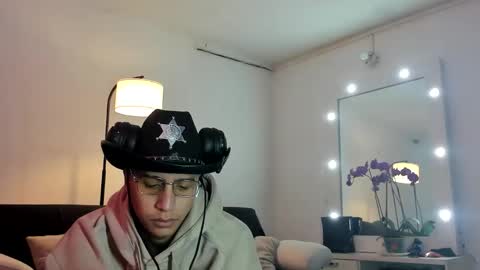 sair online show from October 31, 2025, 3:35 pm