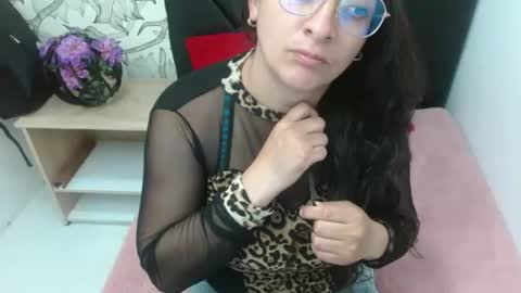 Snapshot of _saraximena_ chatting on May 1, 2026, 7:13 am _saraximena_ online show from May 1, 2026, 7:13 am