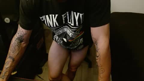 Snapshot of _schnnneider_ chatting on October 28, 2025, 12:03 am SCHNEIDER online show from October 28, 2025, 12:03 am