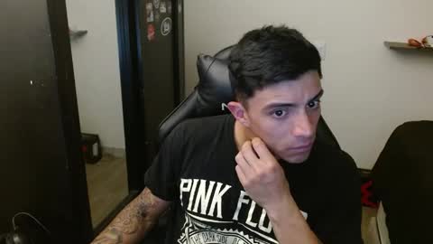 Snapshot of _schnnneider_ chatting on May 19, 2026, 1:56 am SCHNEIDER online show from May 19, 2026, 1:56 am