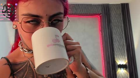 Selene online show from February 6, 2025, 8:56 pm