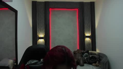 Selene online show from March 4, 2025, 1:28 pm