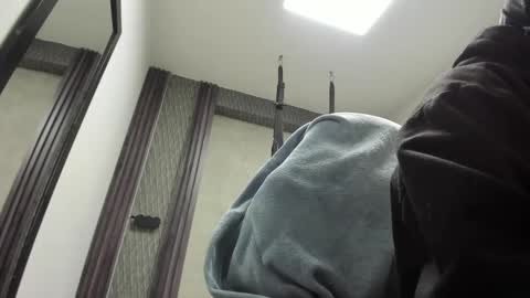 Snapshot of _selene_red chatting on April 30, 2026, 1:23 am Selene online show from April 30, 2026, 1:23 am