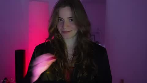 Snapshot of _sensualia_ chatting on April 28, 2026, 7:19 pm Lia online show from April 28, 2026, 7:19 pm