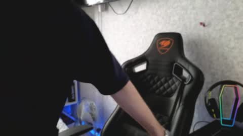 Snapshot of _serious_man chatting on March 23, 2026, 7:23 am Ask me online show from March 23, 2026, 7:23 am