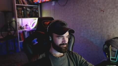 Snapshot of _serious_man chatting on April 6, 2026, 10:00 pm Ask me online show from April 6, 2026, 10:00 pm