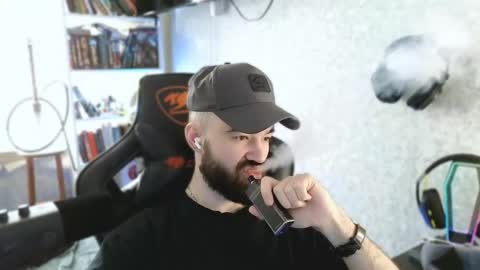 Snapshot of _serious_man chatting on April 13, 2026, 8:20 am Ask me online show from April 13, 2026, 8:20 am