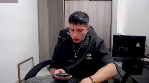 Juan Pablo-independent model online show from January 21, 2025, 5:05 am