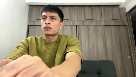 Juan Pablo-independent model online show from September 23, 2025, 1:19 am