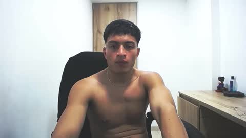 Juan Pablo-independent model online show from March 6, 2026, 7:05 am