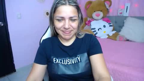 Snapshot of _sexyredhead_ chatting on November 11, 2025, 12:16 pm KATA online show from November 11, 2025, 12:16 pm