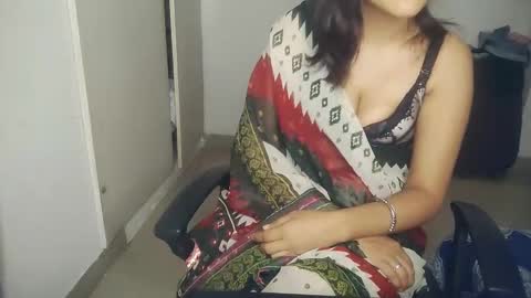 _shalini_0 online show from October 8, 2025, 12:47 pm