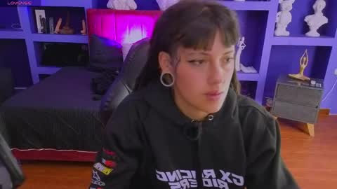 _sharlotte777 online show from April 9, 2026, 3:06 pm