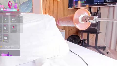 _sharlottt_ online show from September 24, 2025, 2:53 pm