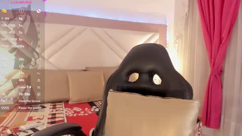 Snapshot of _shayra_ chatting on July 28, 2026, 3:21 pm Shayra online show from July 28, 2026, 3:21 pm