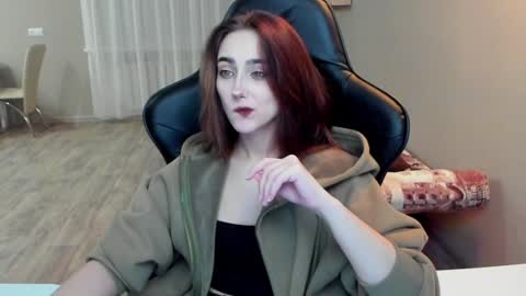 Snapshot of _silverdream chatting on February 5, 2025, 4:36 pm _silverdream online show from February 5, 2025, 4:36 pm