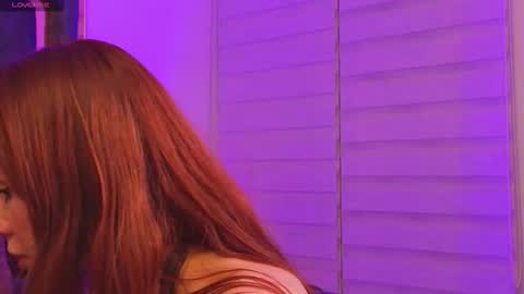 Snapshot of _silvia_vega_ chatting on June 8, 2026, 5:19 am _silvia_vega_ online show from June 8, 2026, 5:19 am