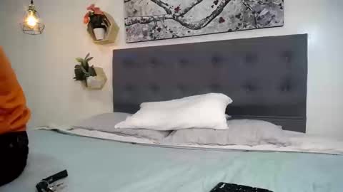 _skyleer_ online show from September 11, 2025, 9:04 pm