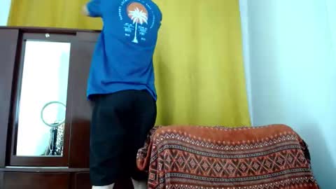 _skyleer_ online show from November 2, 2025, 11:40 pm