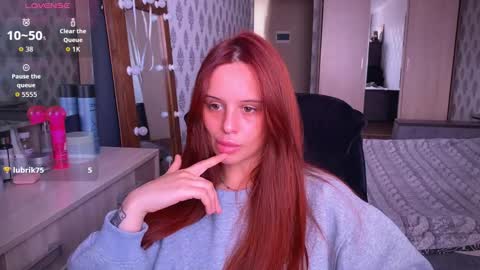 Snapshot of _slutty_fox_ chatting on September 25, 2025, 12:31 pm Alice online show from September 25, 2025, 12:31 pm