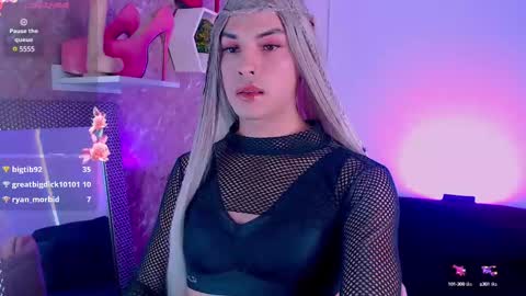 Snapshot of _sofiluna chatting on March 9, 2025, 8:52 pm SofiLuna online show from March 9, 2025, 8:52 pm