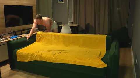 OLIVERpvt is open online show from December 22, 2025, 3:03 am