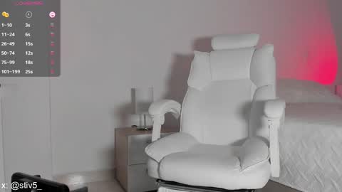 Snapshot of _stivenn chatting on April 1, 2026, 12:44 am STIVEN online show from April 1, 2026, 12:44 am