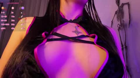 Angela   online show from October 4, 2025, 5:00 pm