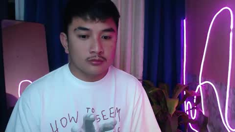 _superhotlatino_ online show from May 4, 2026, 3:41 pm