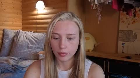 _sweetsky_ online show from March 14, 2026, 1:38 pm