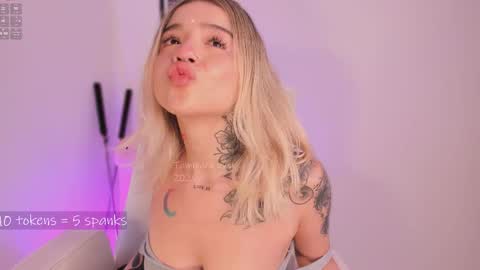 _tammarra_ online show from March 13, 2026, 7:20 pm