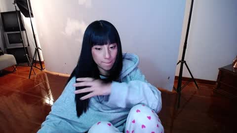 Snapshot of _the_dark_side_of_the_moon_ chatting on January 23, 2025, 4:30 am _the_dark_side_of_the_moon_ online show from January 23, 2025, 4:30 am