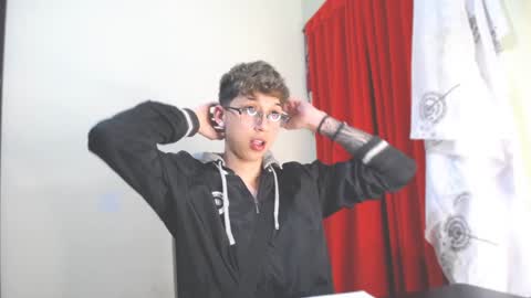 Thomas online show from January 21, 2025, 2:33 am