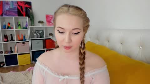 LilyOpen Pvt online show from February 23, 2026, 12:13 pm